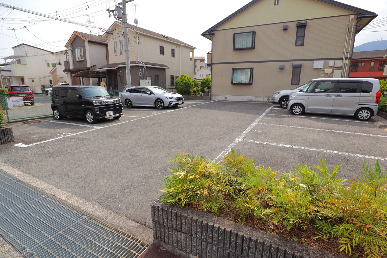 ラークハイムⅡの駐車場