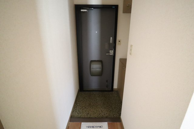 アップウェル八木の玄関