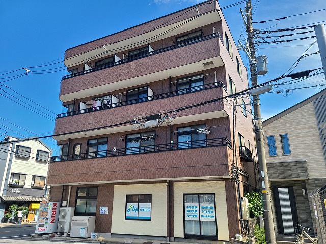 アガペーホームＫの外観|★鉄骨造４階建てマンション！外観です。★