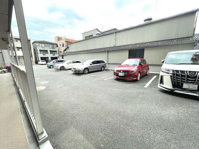 セントポール川口の駐車場