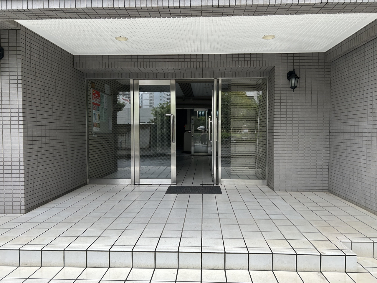 リヴェール川口のエントランス