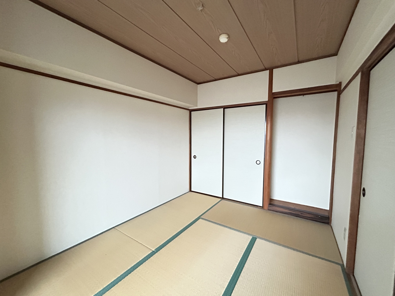 リヴェール川口の和室