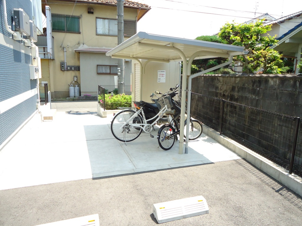 レオネクストエムティ逢坂Ⅱの駐車場