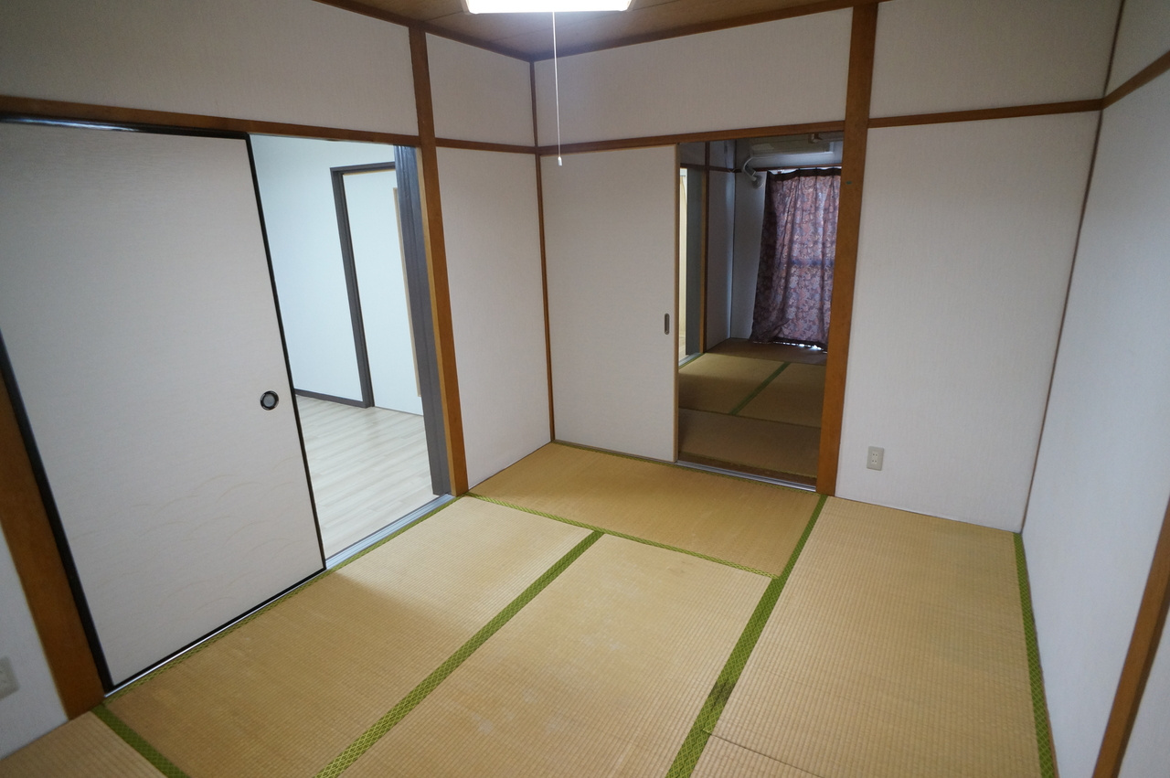 新町ロイヤルハイツの和室