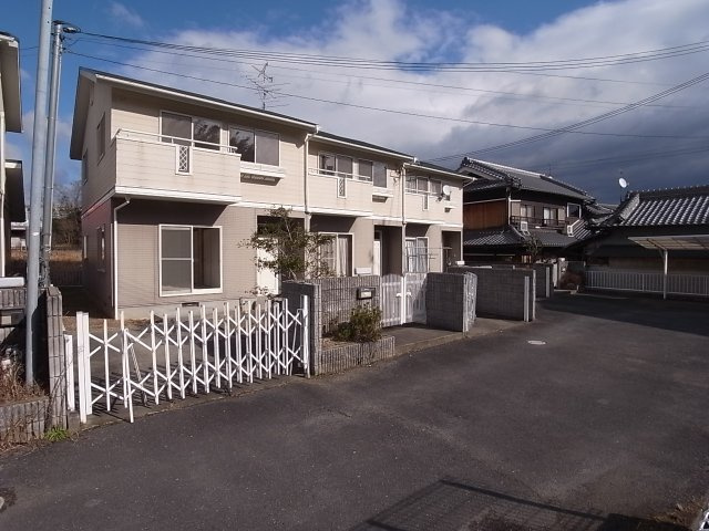 レイクビレッジ好村の駐車場