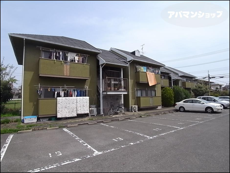 スカイハイツ・ピア１号棟の駐車場