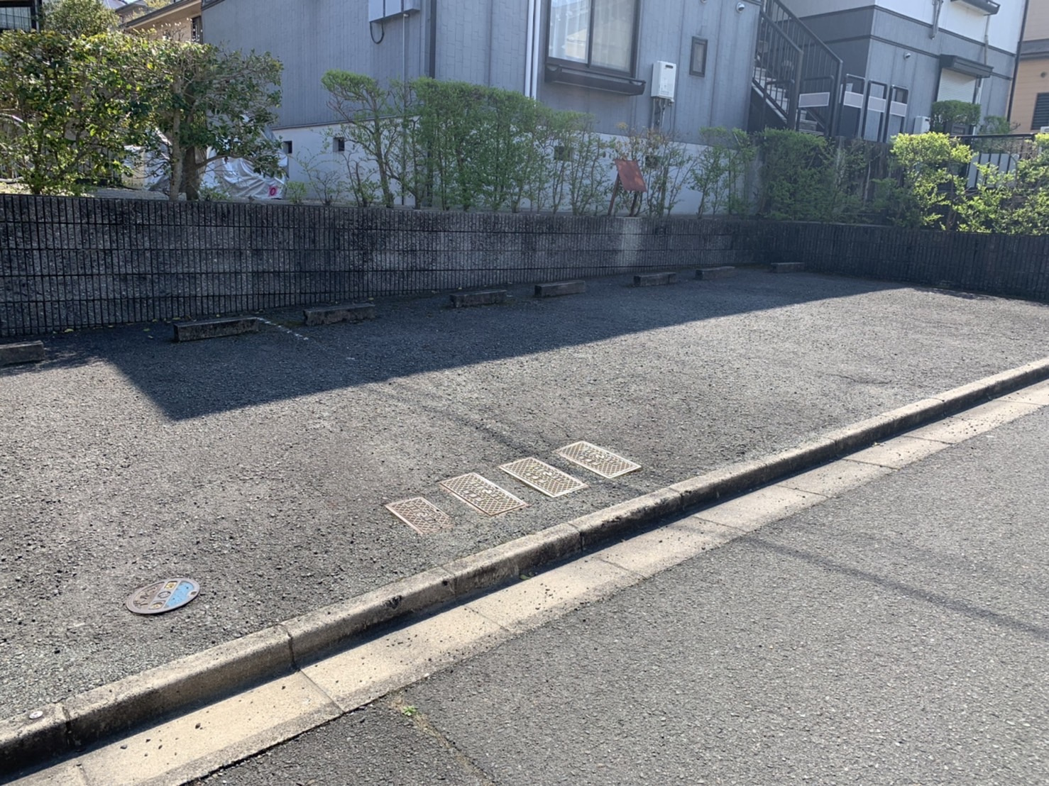 シャルム祐の駐車場