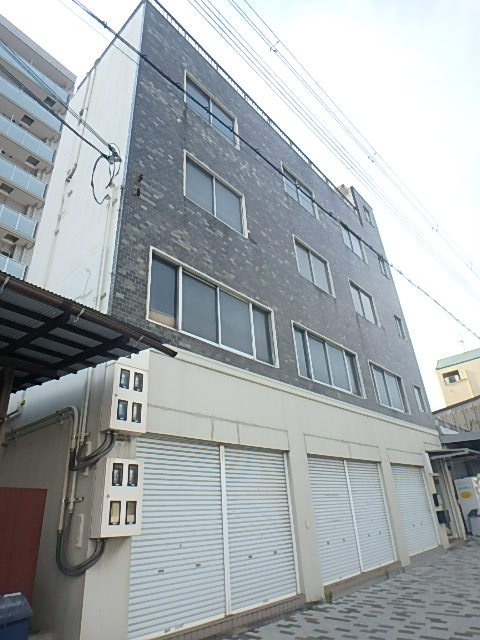 アーバン中央市場前の外観
