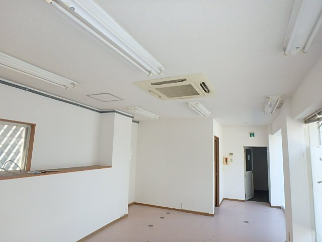 アーバン中央市場前の内装|内装もきれいです
