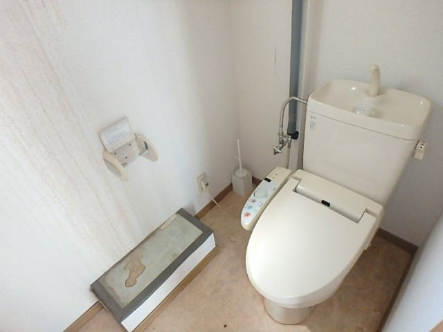 アーバン中央市場前のトイレ|コンパクトで使いやすいトイレです