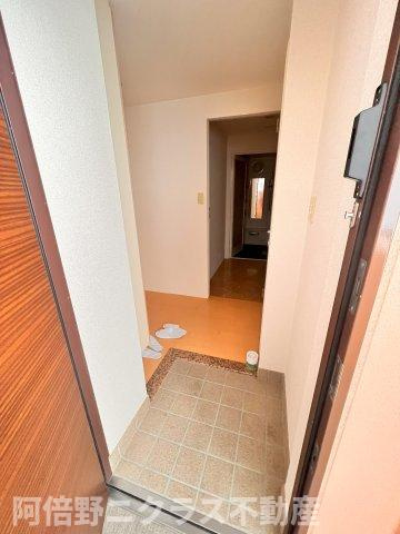 グレイス阿倍野松崎の玄関|内装は別階の参考写真です。