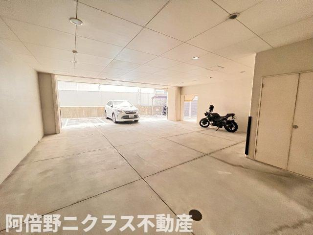 グレイス阿倍野松崎の駐車場