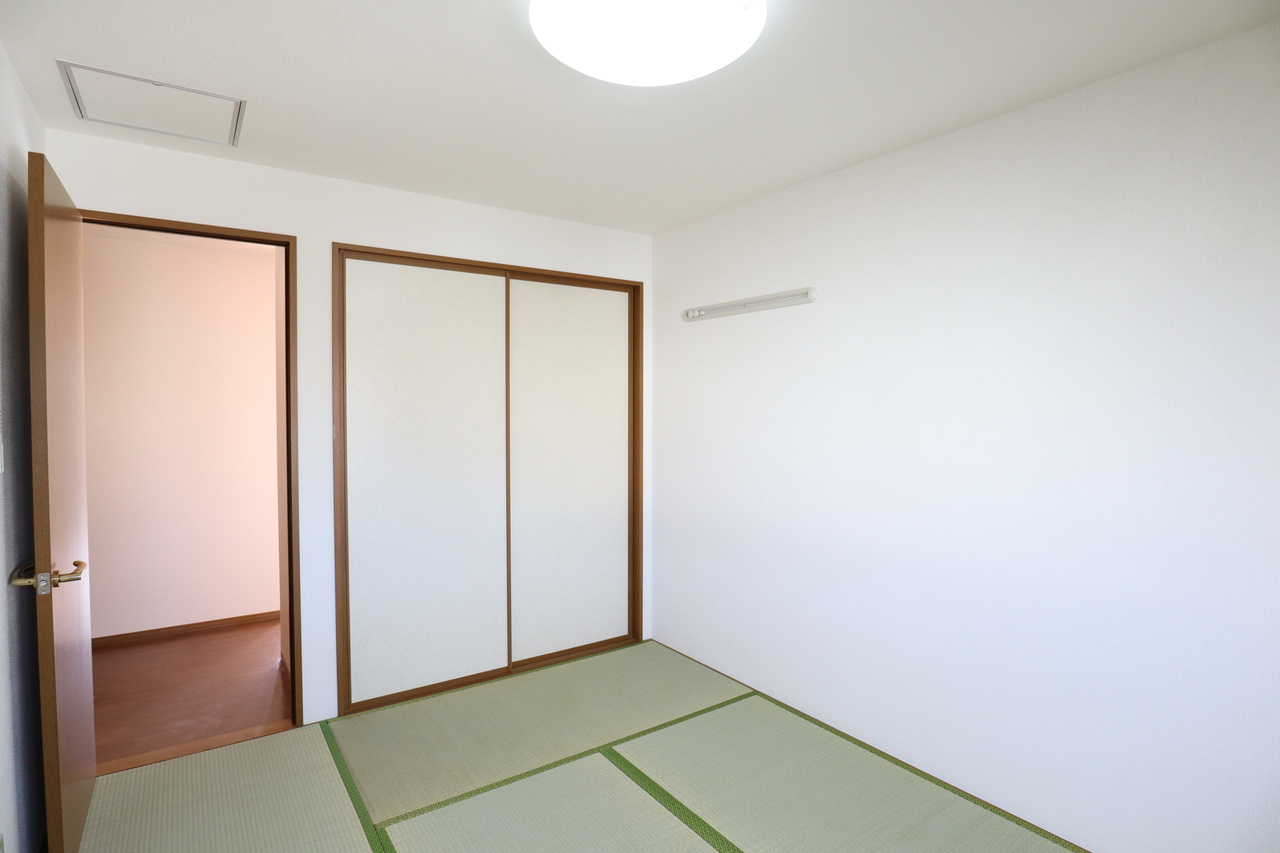 ラフィーネ結崎の和室