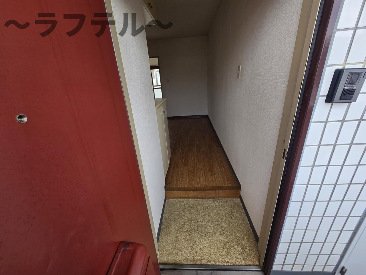 ウィステリアビューの玄関