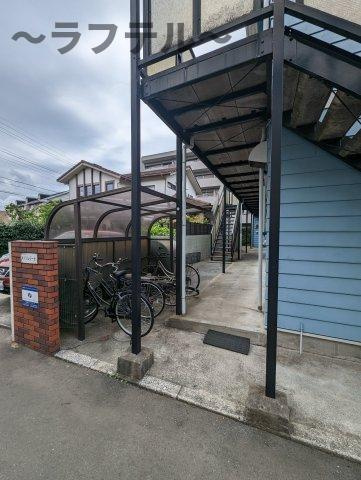 所沢市南住吉のアパートのエントランス
