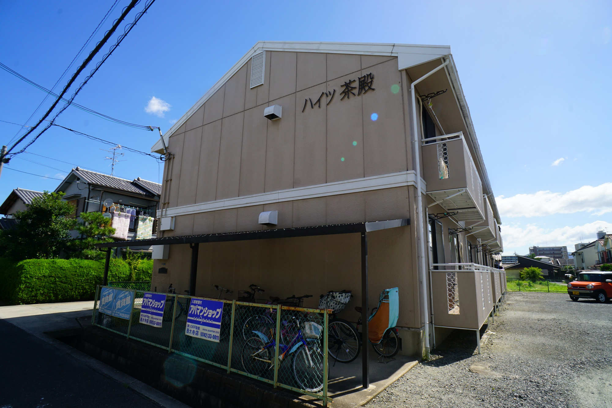 ハイツ茶殿のエントランス