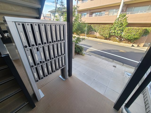 リブリ・ブライトのロビー|★１階・共用部に各戸の集合ポストを設置★