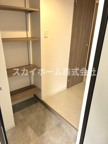 アヴェーレ早苗町の玄関