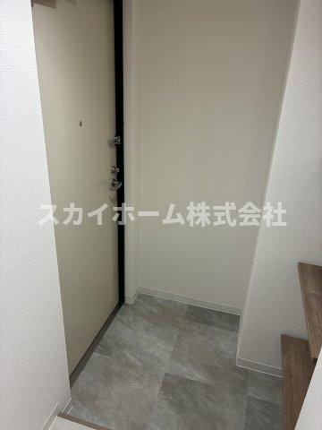 アヴェーレ早苗町の玄関