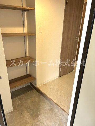 アヴェーレ早苗町の玄関