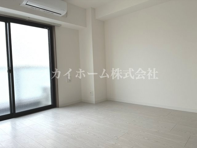 アヴェーレ早苗町の洋室