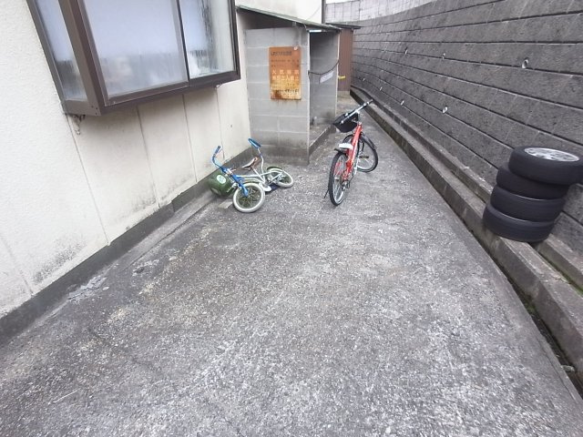 三輪マンションのエントランス