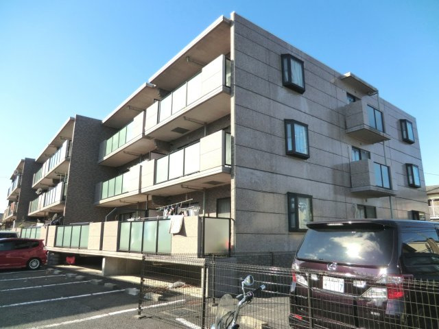 シャレー・アヴァンテの外観|★プレキャストコンクリート造・３階建てマンション！外観です★