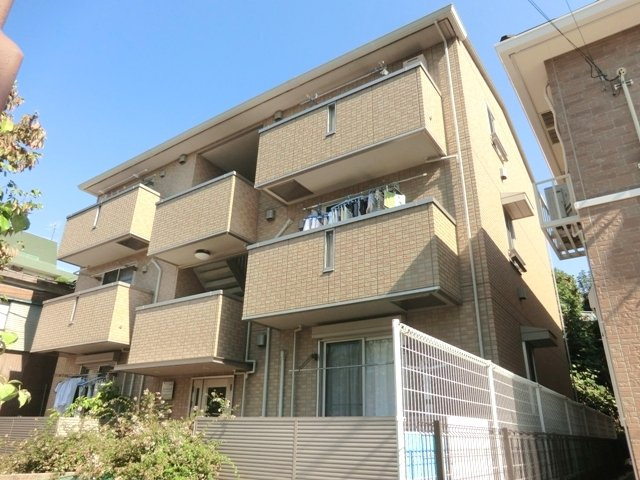 Ｌｕｍｉｄｅｎｃｅ優の外観|★軽量鉄骨造３階建て！外観です★