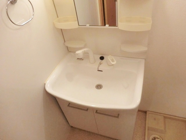 Ｌｕｍｉｄｅｎｃｅ優の洗面所|★シャワードレッサー型洗面台付き★