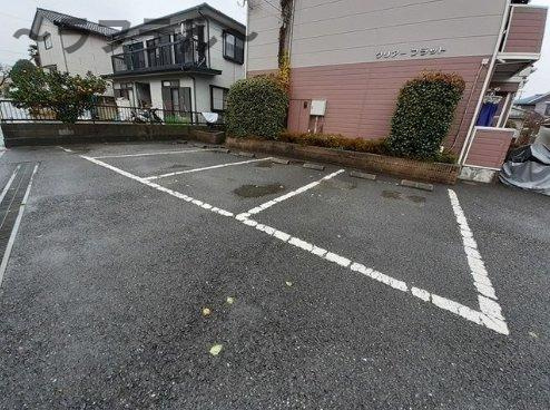 クリアーフラットの駐車場
