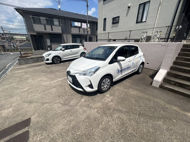 サンメゾネットの駐車場
