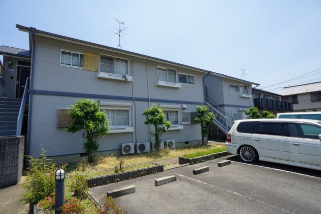 ファミイユの駐車場