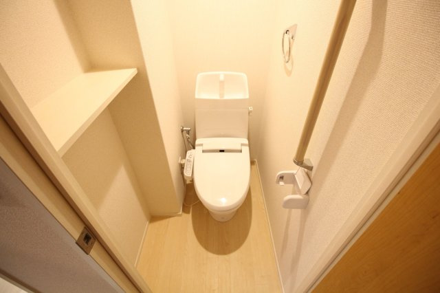 クレイノ聡のその他|トイレは清潔感が命！（手摺り付きは1Fのみ）