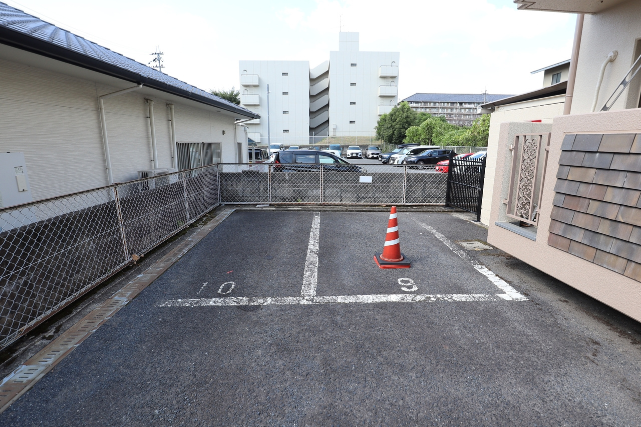サンハイツ山本の駐車場