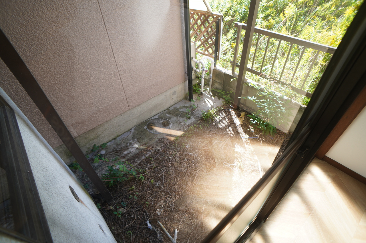 北葛城郡上牧町米山台1丁目貸家の庭