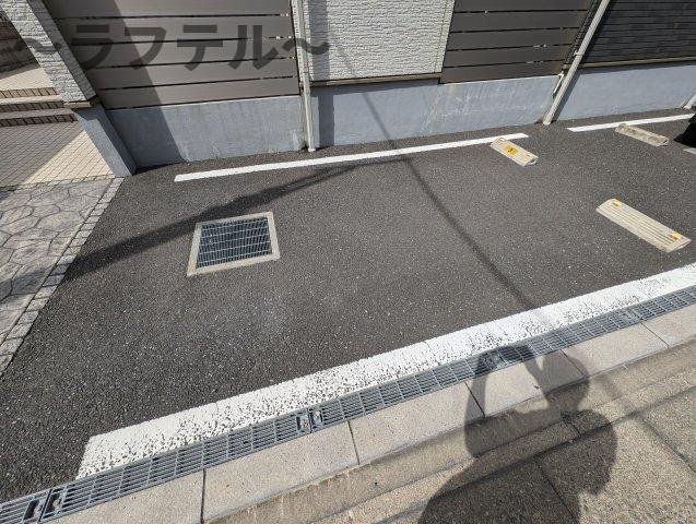 クレイノマルシェの駐車場