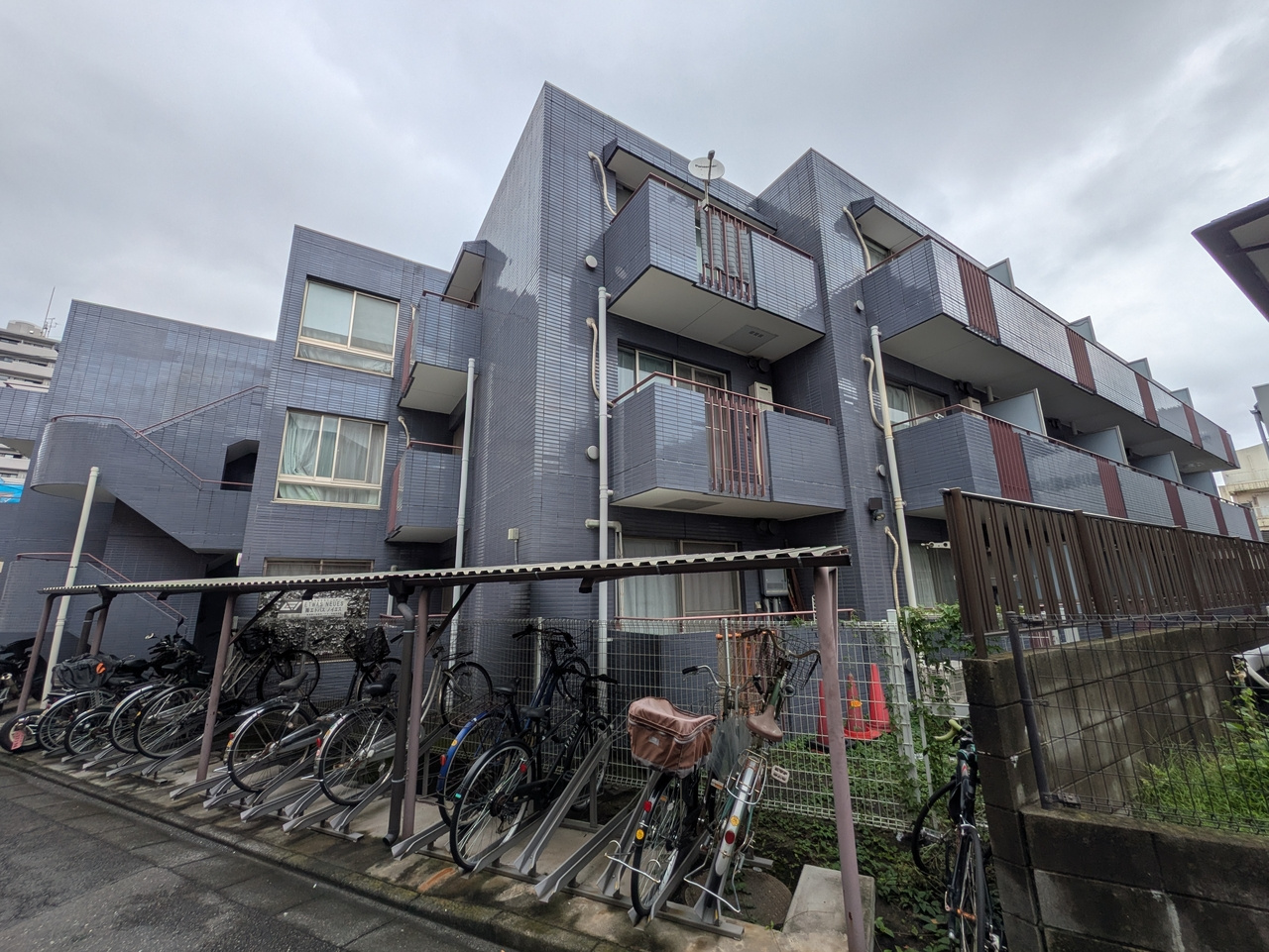 メープルコート中青木の外観
