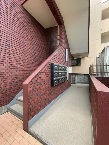 煉瓦館京極のエントランス|毎日通るエントランスはこのようになっています