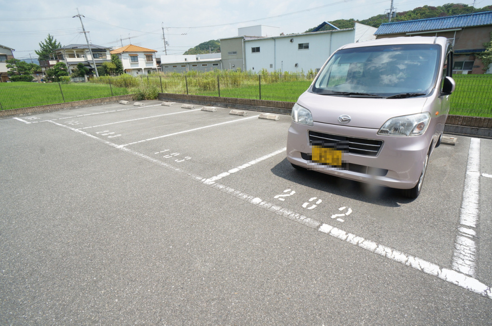 ヴィラージュの駐車場