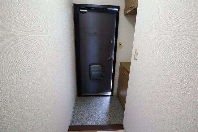 アップウェル八木の玄関