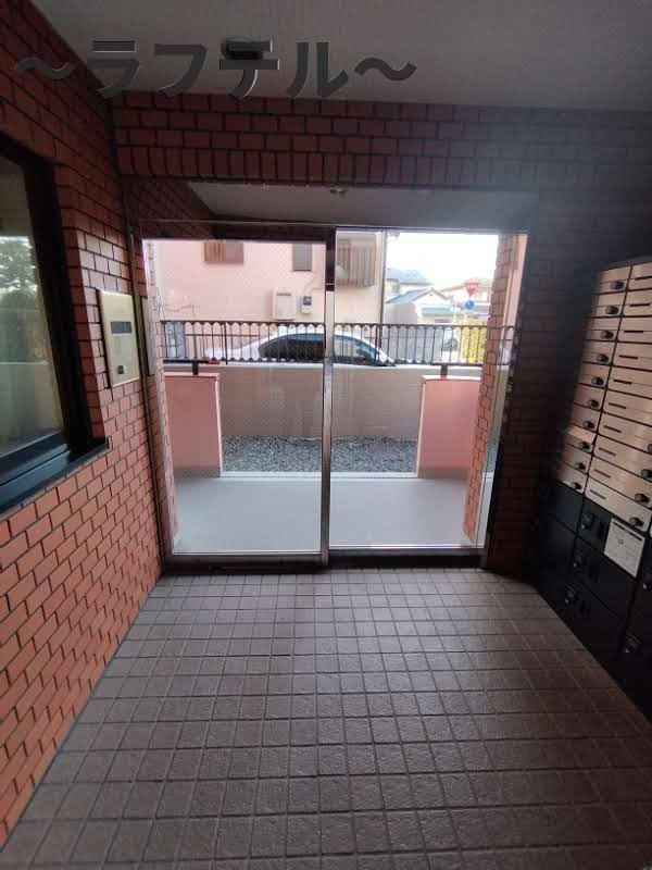 所沢市東住吉の賃貸マンションのロビー