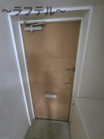日神パレス狭山の玄関