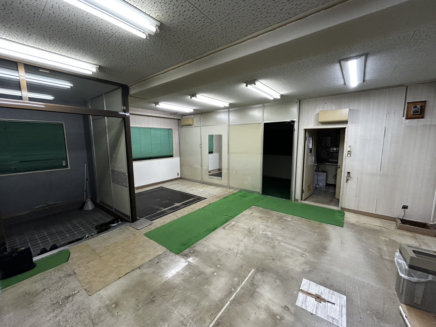 橋本ビル１階店舗事務所の駐車場