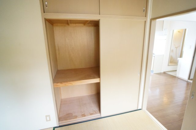 フローラ東坂の収納