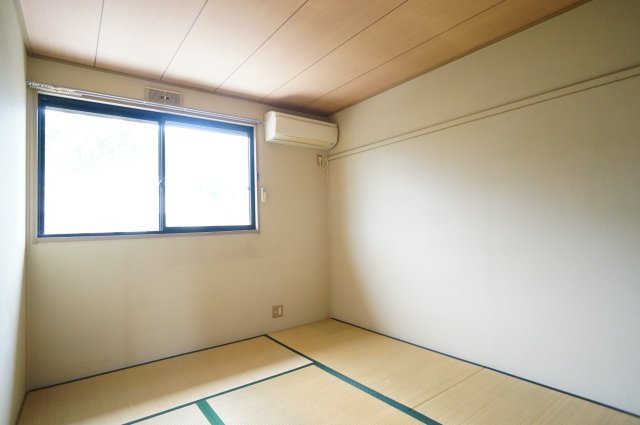 フローラ東坂の和室