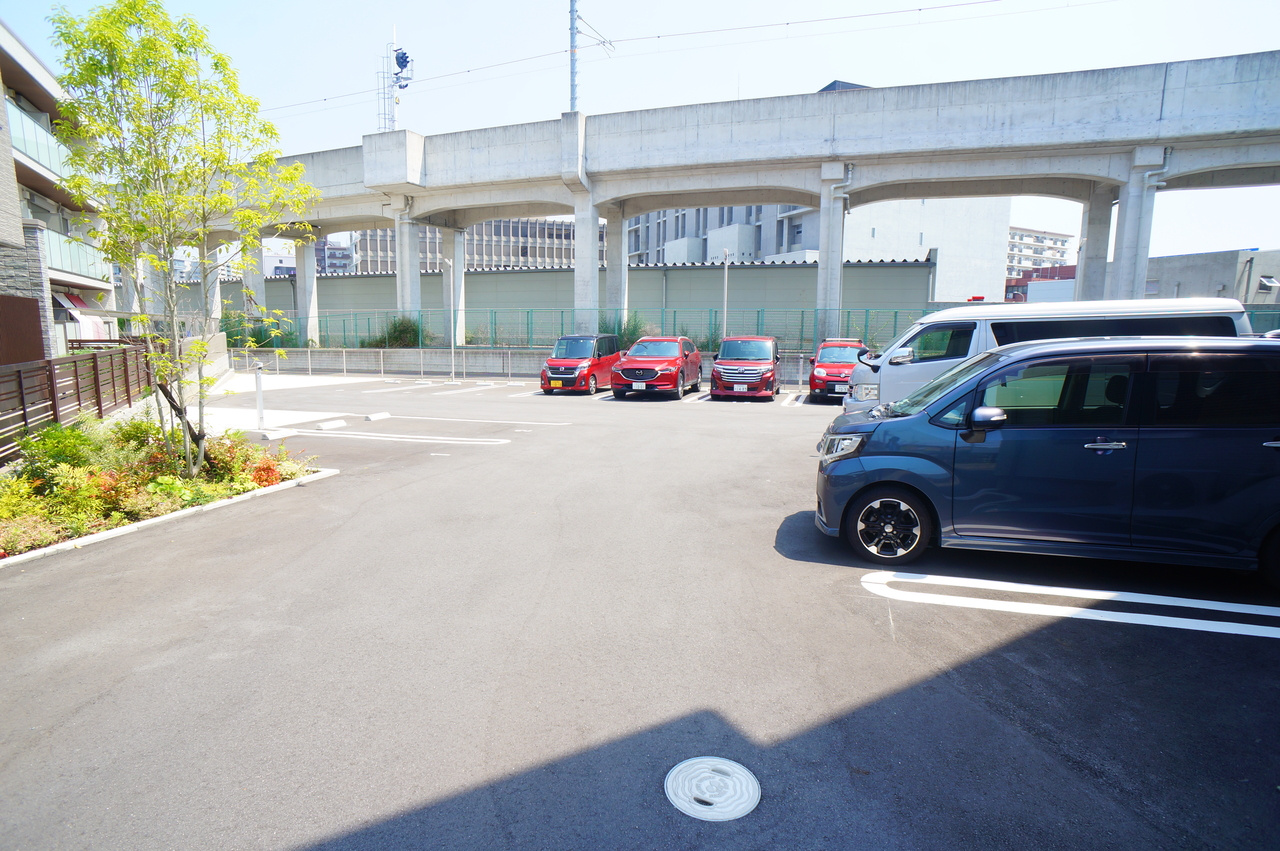 シャーメゾンＡＶＡＮＣＥの駐車場