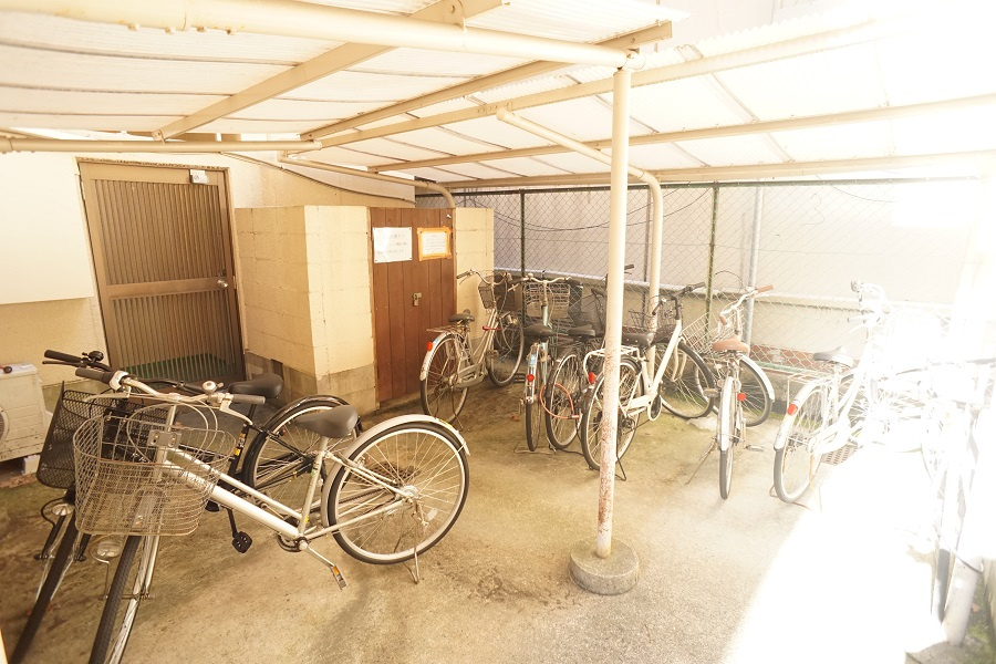 ＪＰレジデンス新大宮の駐車場