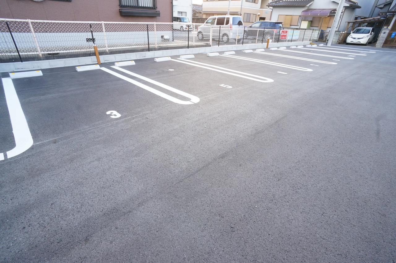 リッツ　ハウスの駐車場