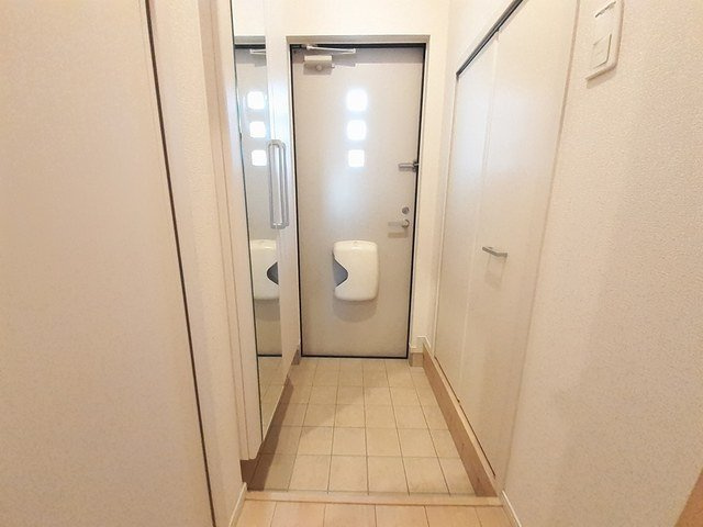 ブラウンメゾンの玄関|ゆったりとした玄関です