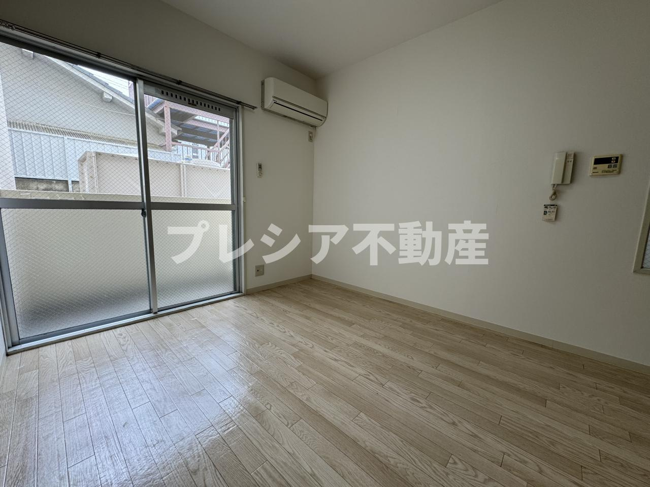 ロイヤルメゾン甲子園口Vの居間・リビング
